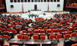 Siyasi partiler bugün bayramlaşacak... AK Parti 8, MHP 4, CHP 15 partiyi kabul edecek