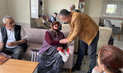 Orhan Bayrak'tan yaşlı bakım ve rehabilitasyon merkezine ziyaret