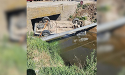 Eskişehir'de kontrolünü kaybeden sürücü sulama kanalına düştü