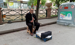 Güzel havayı fırsat bilen sokak müzisyenleri Eskişehir sokaklarını şenlendirdi