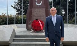 Utku Çakırözer Azerbaycan Şehitliği’ni ziyaret etti
