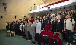 Eskişehir Teknik Üniversitesi personeli için emeklilik töreni düzenledi