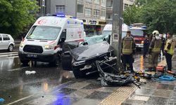Ankara’da feci kaza! Kontrolden çıkan araç direğe çarptı: 1 ölü, 4 yaralı