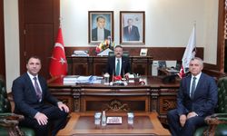 Vali Hüseyin Aksoy, Başkan Karabacak'ı makamında kabul etti