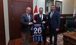 Anadolu Üniversitesi Spor Kulübü Başkanından Vali Aksoy'a ziyaret