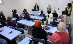 ESMEK Eğitim Merkezi’nde kadınlara yönelik hizmet tanıtım toplantısı gerçekleştirdi