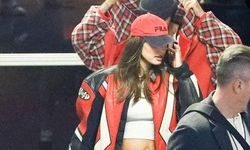 Hamileliğini artık saklamıyor:Hailey Bieber ve Justin Bieber lansmana katıldı