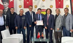Fuat Bodur mazbatasını Eskişehir Dernekler Federasyonu Başkanından aldı