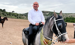 Gürhan Albayrak Eskişehir Akıncı Birliği Atlı Spor Kulübü'nü ziyaret etti
