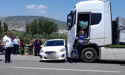 Komşuda korkunç kaza: Kamyon otomobile çarptı