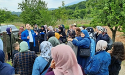 Eskişehirli kadın çiftçileri Kestel'de ağırlandı