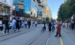 Eskişehir'de vatandaşlar hafta sonu tatilinde çarşıya akın etti