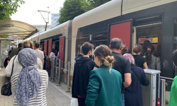 Eskişehir'de bayramın ikinci gününde tramvaylarda yoğunluk