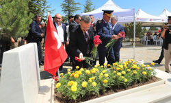 15 Temmuz şehidi polis Fatih Dalgıç Eskişehir'de kabri başında anıldı