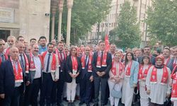 AK Parti Eskişehir İl Kadın Kolları Başkanı Soner Çoban'ı hastanede ziyaret etti