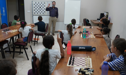 Tepebaşı'nda çocuklar tatillerini satranç ile değerlendiriyor
