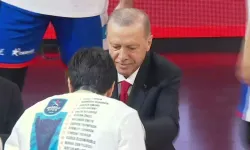 Cumhurbaşkanı Recep Tayyip Erdoğan, A. Efes'e kupasını takdim etti