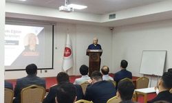 Doç. Dr. Ahmet Kavlak'tan aday din görevlilerine konferans