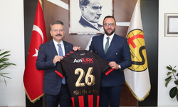 Vali Aksoy'dan Eskişehirspor'a destek ziyareti