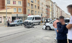 Eskişehir'de motosiklet ve otomobil çarpıştı: 1 yaralı