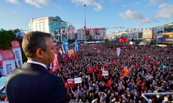 Başkan Özel'den tutuklanan belediye başkanına destek mitingi