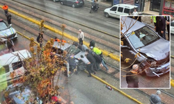 Eskişehir'de yağmur kaza getirdi: Kayan otomobil tramvay yoluna daldı!