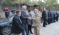 Komandolar Günyüzü ilçesinde arama tarama faaliyeti gerçekleştirdi