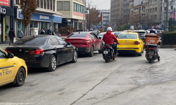 Eskişehir'de yapılan yıkım çalışması trafiği felç etti