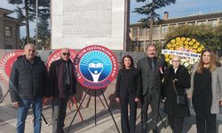 “Atatürk fikirleriyle geleceğe ışık tutan bir lider”