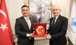 Kılıçdaroğlu, Sivrihisar Belediye Başkanı Dökmeci'yi ziyaret etti