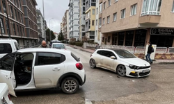 Eskişehir'de kaza: Maddi hasar meydana geldi