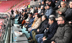 Vali Aksoy Eskişehirspor'u yalnız bırakmadı