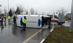 Ambulans ve otomobil çarpıştı: 1 yaralı