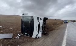 Çinli turistleri taşıyan otobüs kontrolden çıktı: 3 yaralı