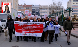 Sağlıkçılar Eskişehir İl Sağlık Müdürlüğü önüne yürüdü: “Toplumun hastalanmasıyla övünen bakan istemiyoruz”