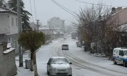 Eskişehir'in yüksek kesimlerine kar geliyor!