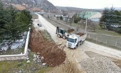 İnönü’de mezarlık alanları temizleniyor, ulaşım yolları düzenleniyor