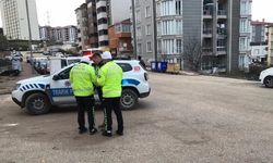 Komşuda kamyonet ve otomobil çarpıştı: 2 yaralı