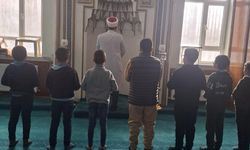 Eskişehir'de minikler namaz kılmayı öğreniyor