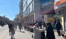 Eskişehir'de yaz gününü aratmayan hava: Güneşi gören kendisini çarşıya attı