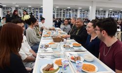 Rektör Adıgüzel, iftar sofrasında öğrencilerle buluşmaya devam ediyor