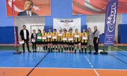 Yılmaz Çetintaş Anadolu Lisesi Kız Futsal Takımı bölge şampiyonu oldu