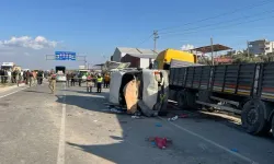 Hatay'da korkunç kaza! TIR ile minibüs çarpıştı: Çok sayıda ölü ve yaralı var