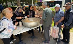 AK Parti Eskişehir İl Kadın Kolları üyeleri vatandaşlara bir araya geldi