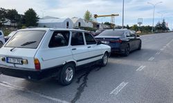 Komşuda 2 otomobil çarpıştı: 1 yaralı