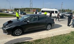 Komşuda motorlu bisiklet ile otomobil çarpıştı, 1 yaralı