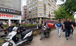 Eskişehir'de park yasağı dinlemediler: Yaya yolları tıkandı