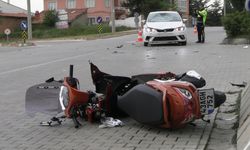 Kütahya'da otomobil ve motosiklet çarpıştı: 1 yaralı
