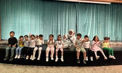 Eskişehir'de minikler tiyatro etkinliğinde bir araya geldi
