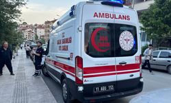 Komşuda bisiklet ve motosiklet çarpıştı: 1 yaralı!